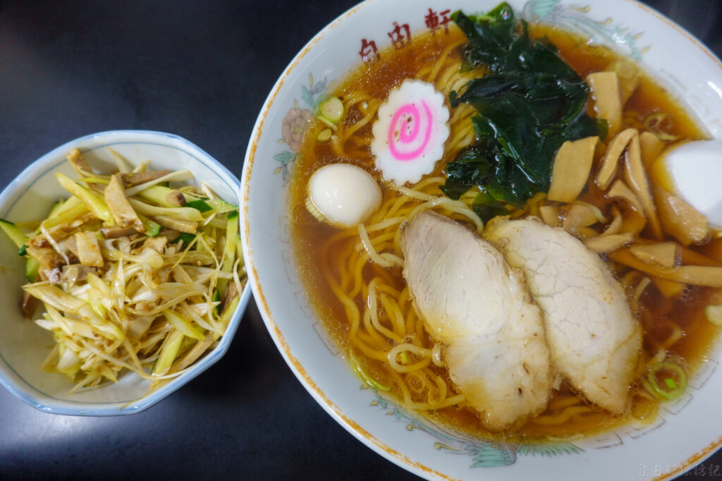 茨城県守谷市の中華洋食屋さん自由軒のラーメンとネギチャーシュー